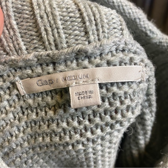 GAP Chunky Gray Cable Knit Turtleneck Sweater Mock Neck Medium - Picture 6 of 8